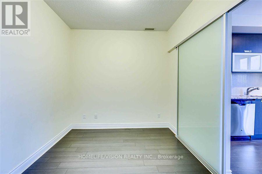 28 Ted Rogers Way #2305 Property Photo 8