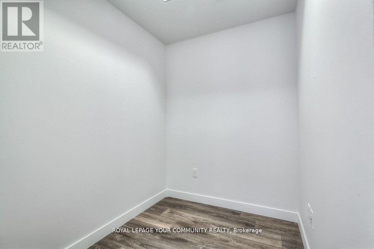 8 Eglinton Avenue #4209 Property Photo 10