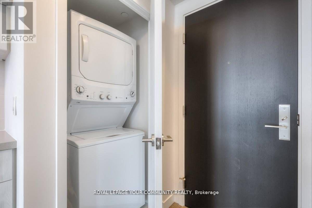 8 Eglinton Avenue #4209 Property Photo 11