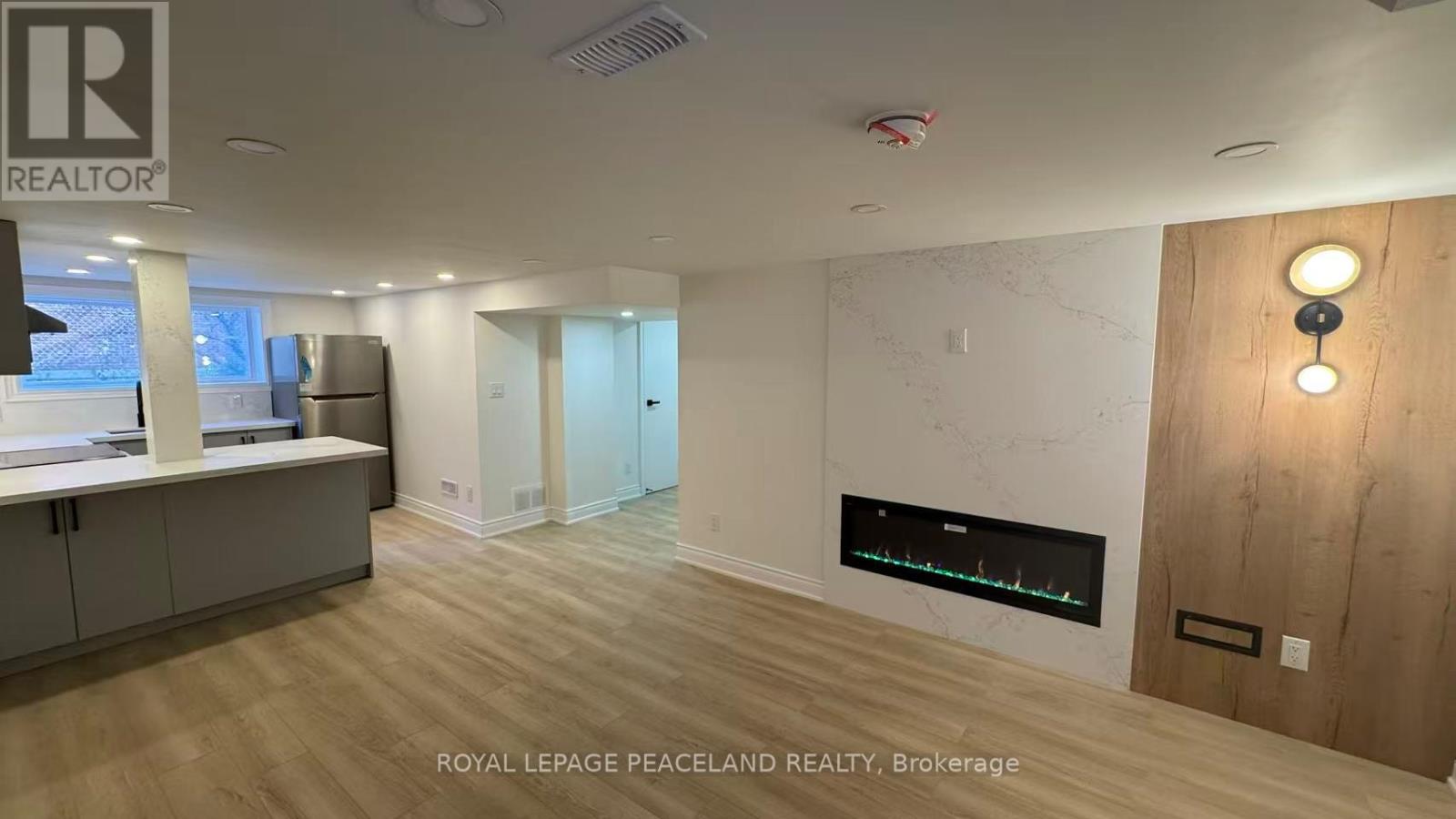 66 Paperbirch Drive #lower Property Photo 3