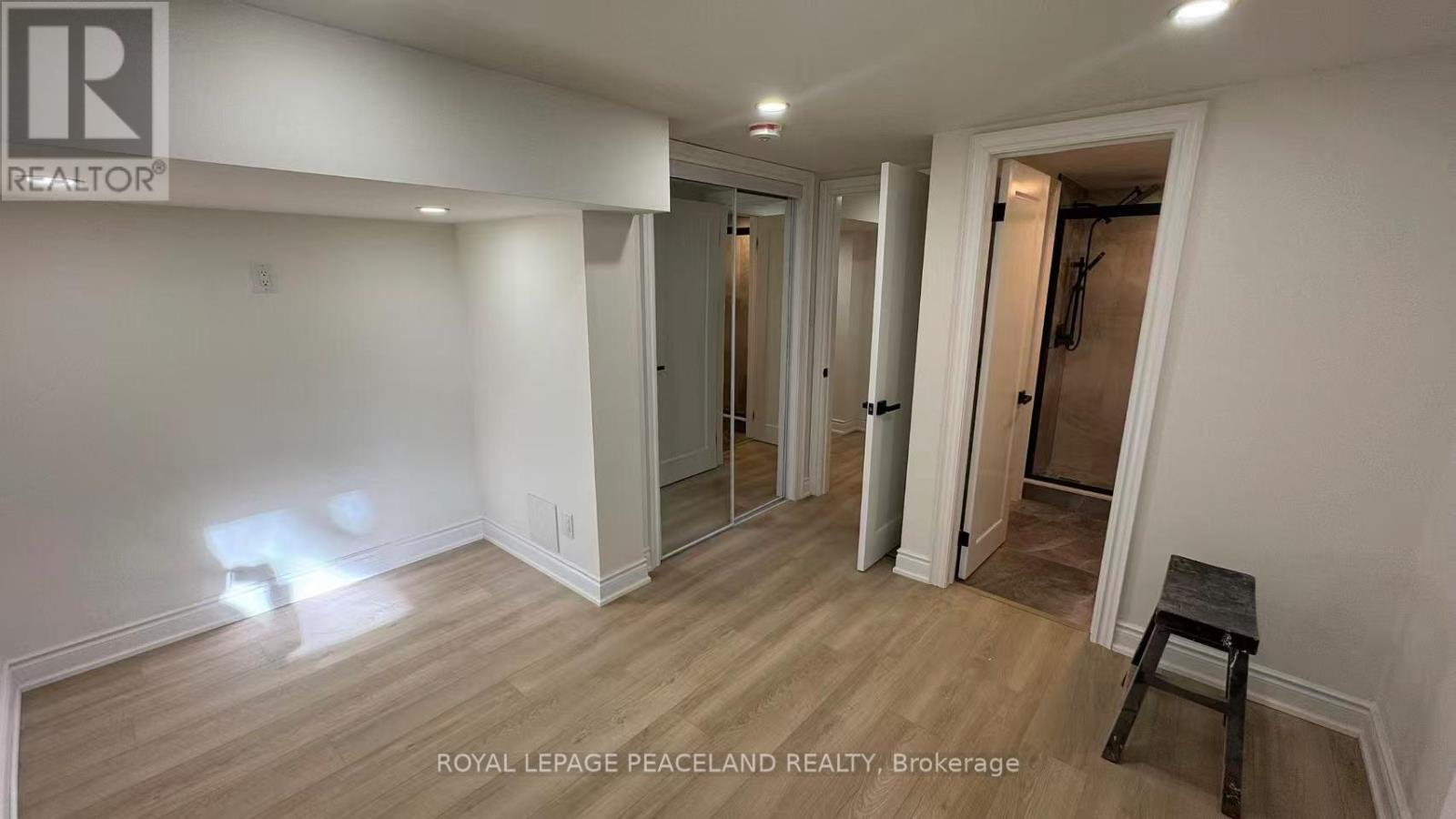 66 Paperbirch Drive #lower Property Photo 9