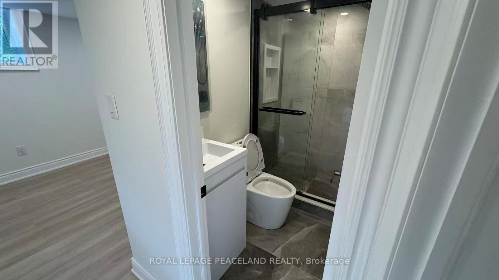 66 Paperbirch Drive #lower Property Photo 11