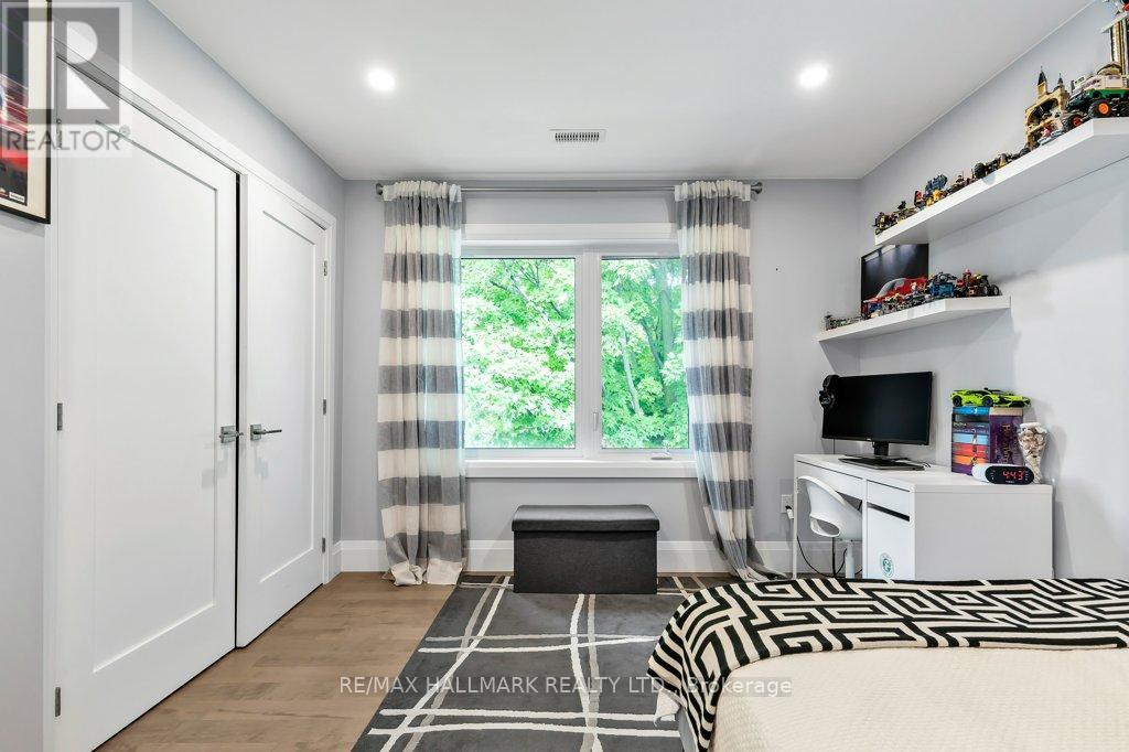 3 Averdon Crescent Property Photo 28