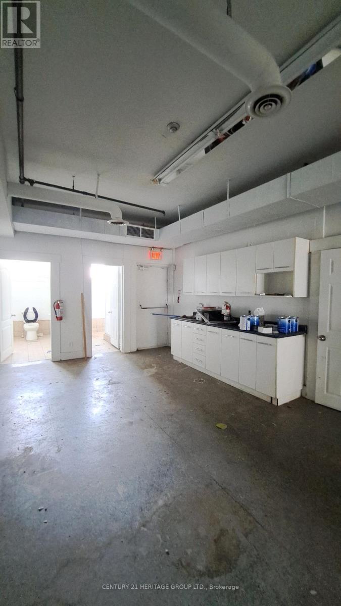 250 Queen Street E Property Photo 23