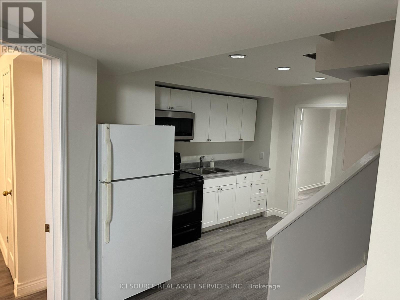 Lower - 155 Highland Crescent Property Photo 10