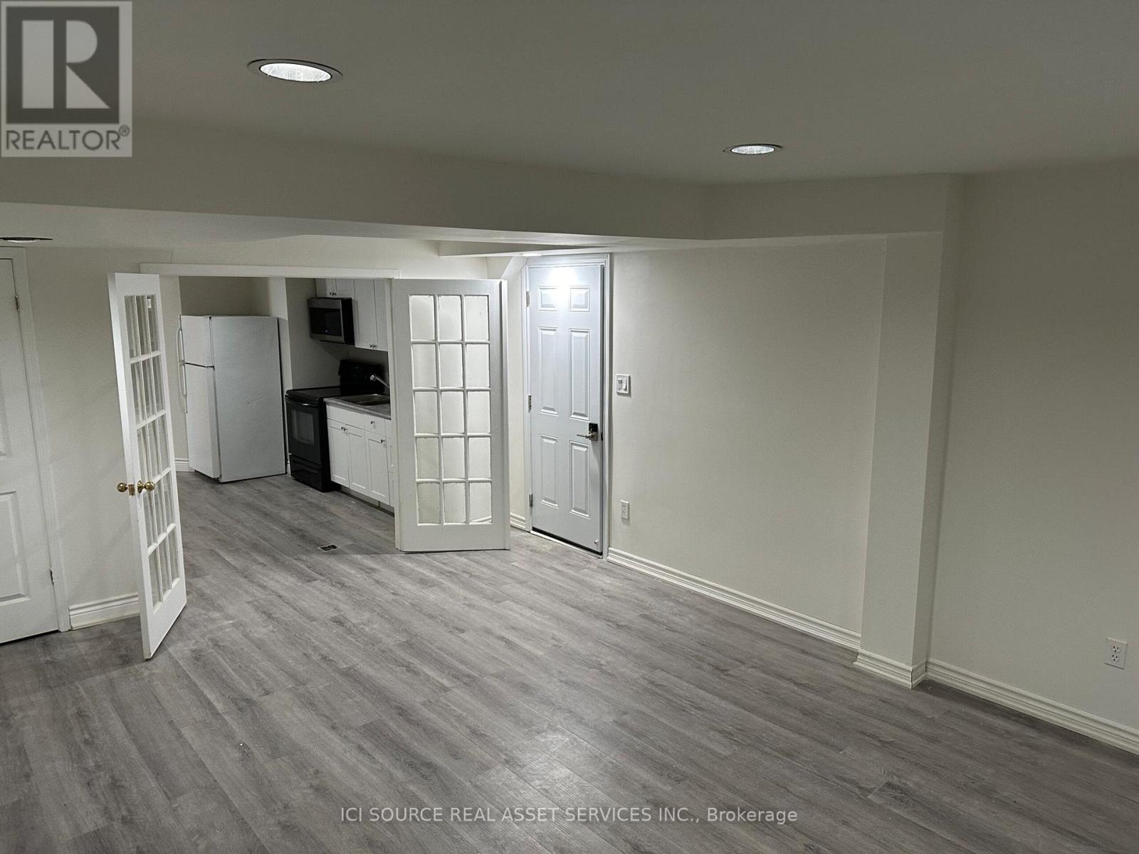 Lower - 155 Highland Crescent Property Photo 11