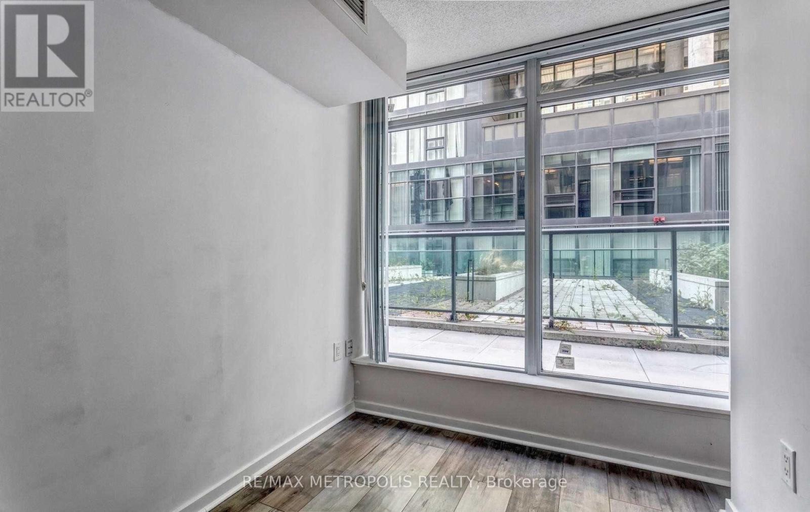 712e - 36 Lisgar Street Property Photo 10