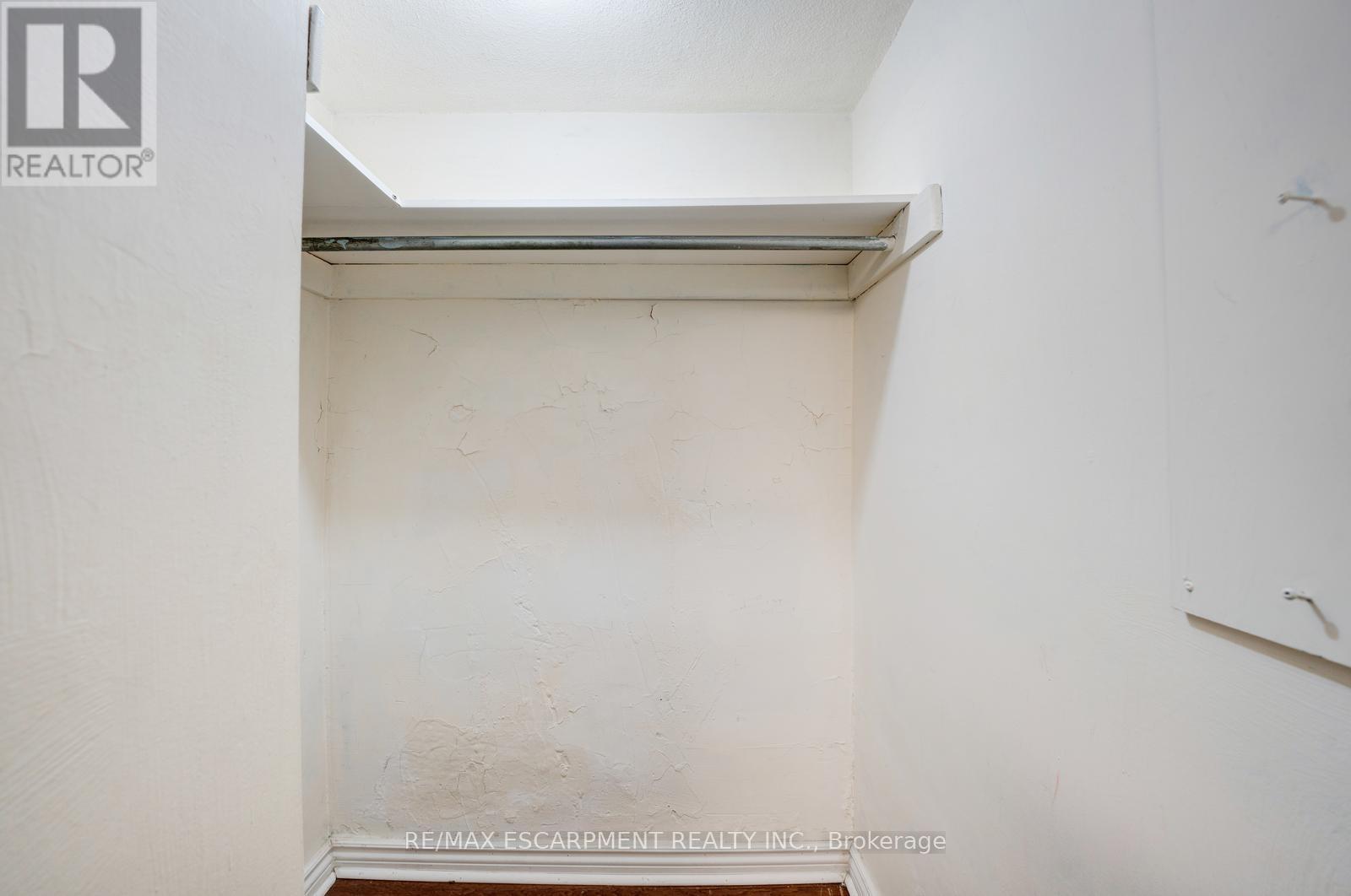 206 - 10 Edgecliff Golfway Property Photo 22
