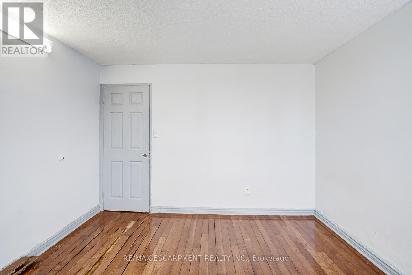 206 - 10 Edgecliff Golfway Property Photo 24