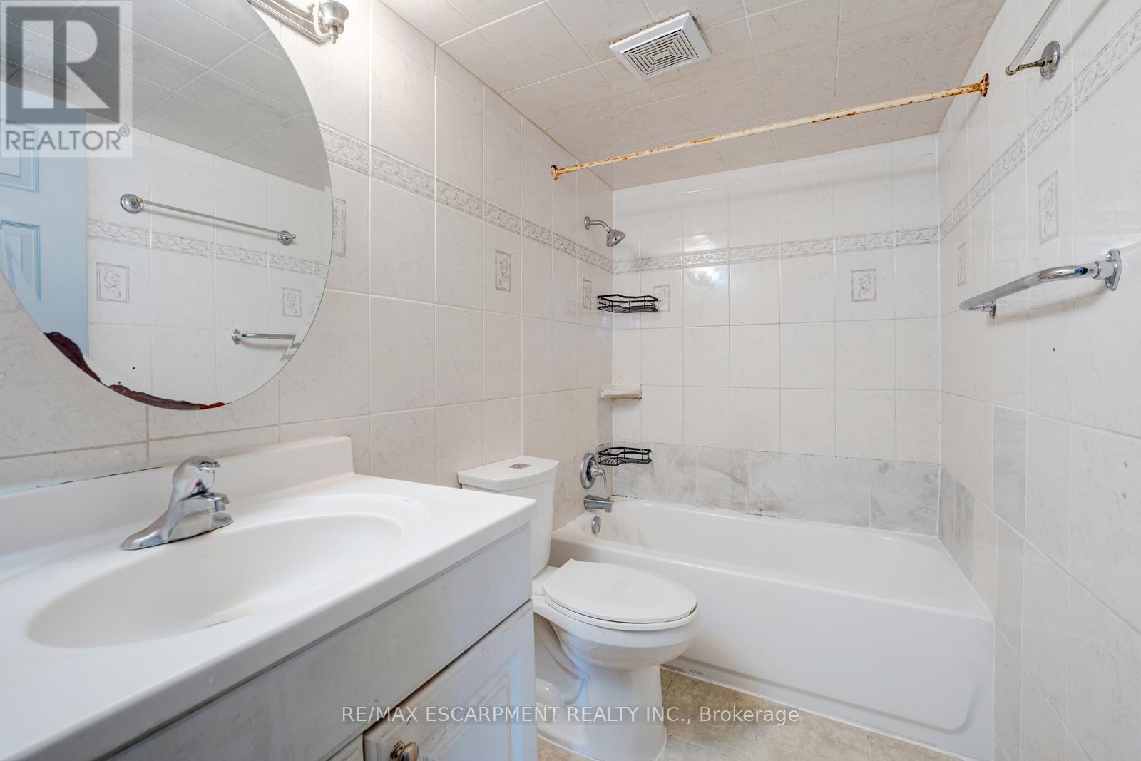 206 - 10 Edgecliff Golfway Property Photo 27