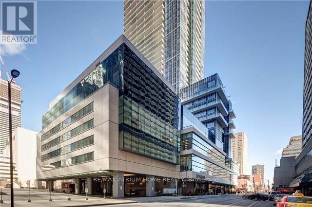 31 - 384 Yonge Street Property Photo 3