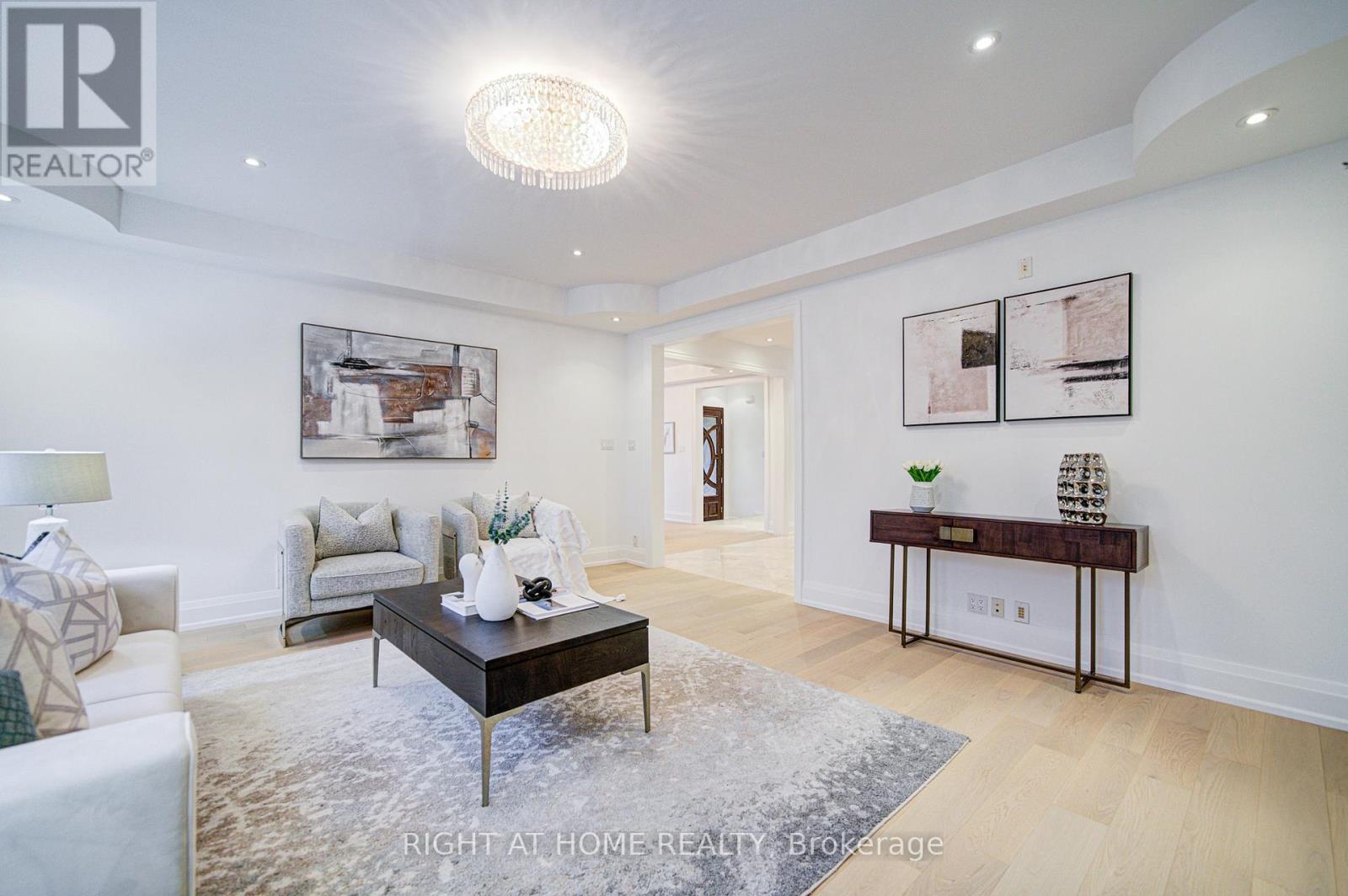 125 Kingsdale Avenue Property Photo 14