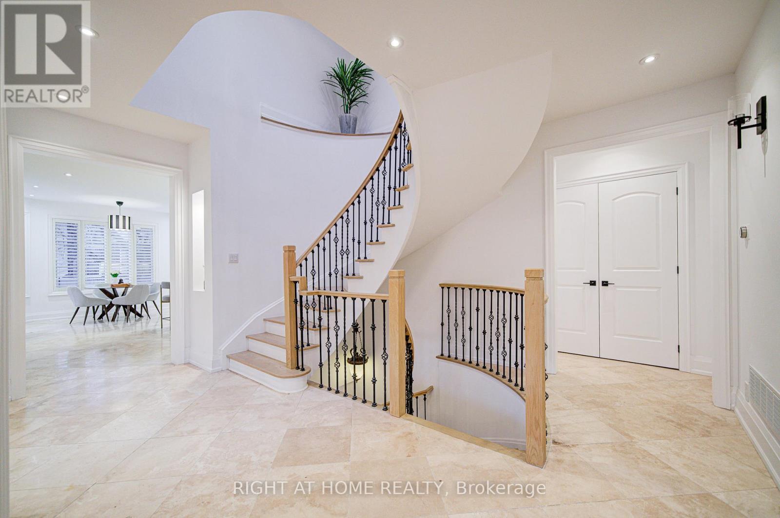 125 Kingsdale Avenue Property Photo 15