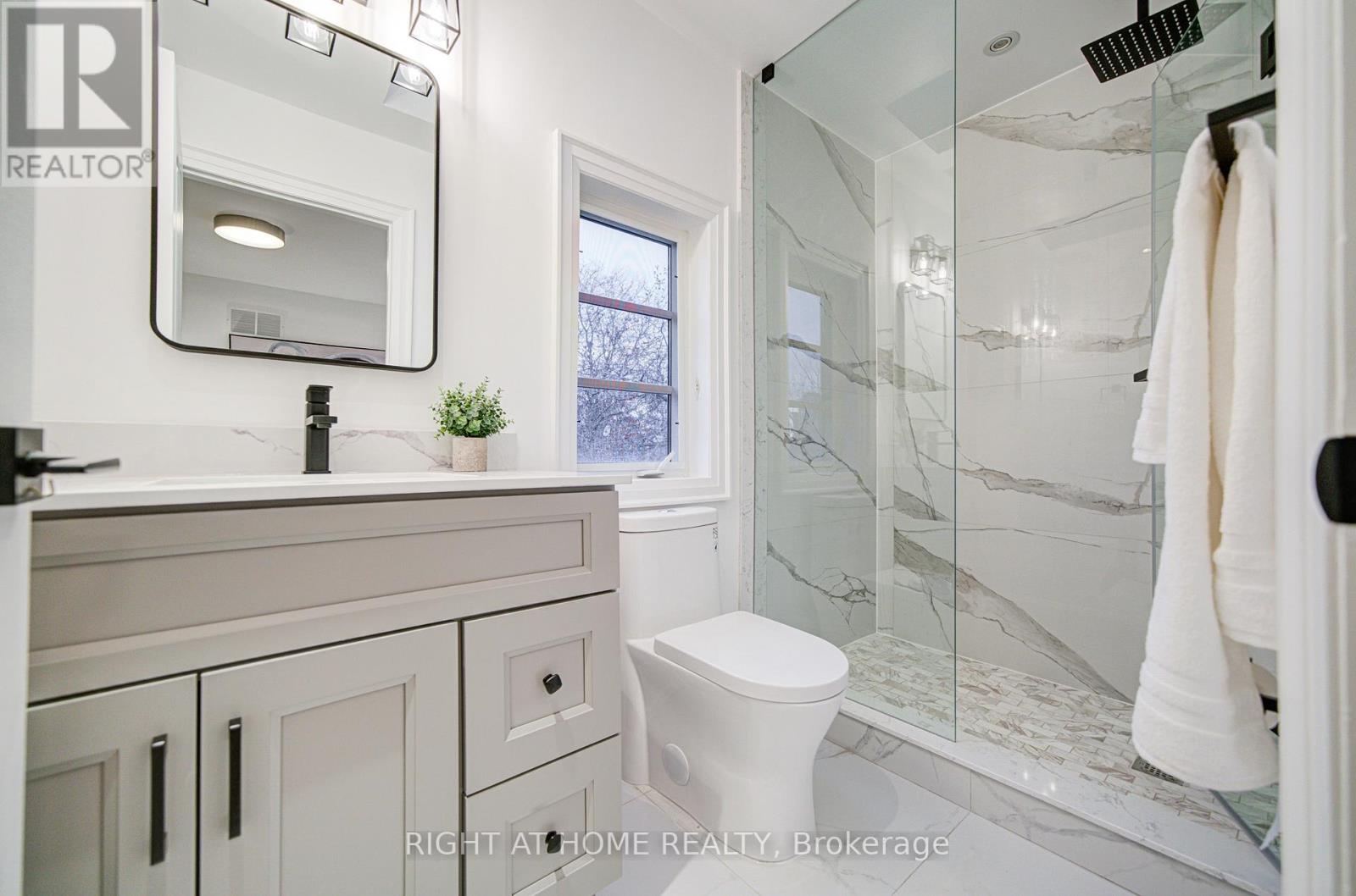 125 Kingsdale Avenue Property Photo 39