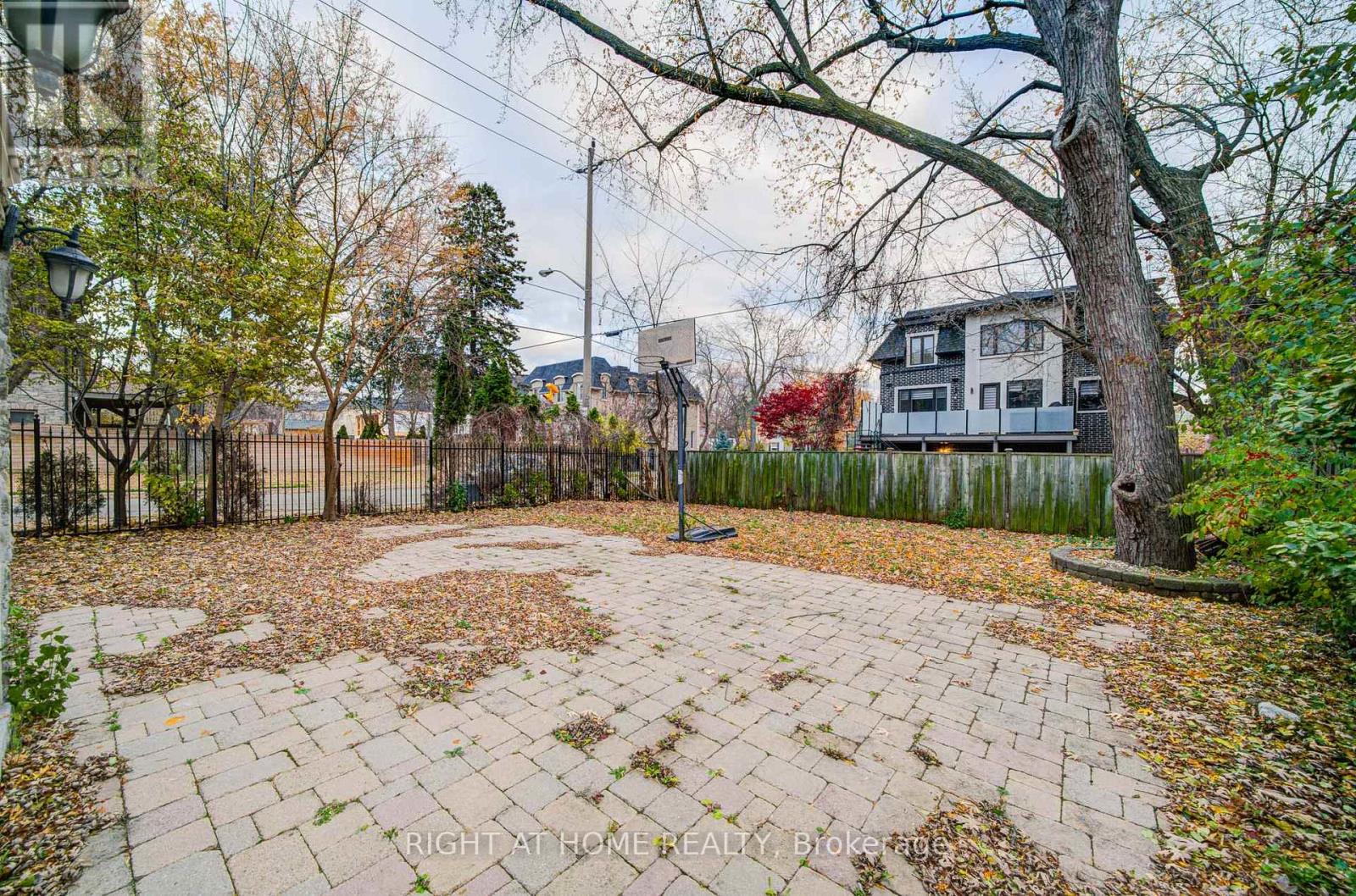 125 Kingsdale Avenue Property Photo 49