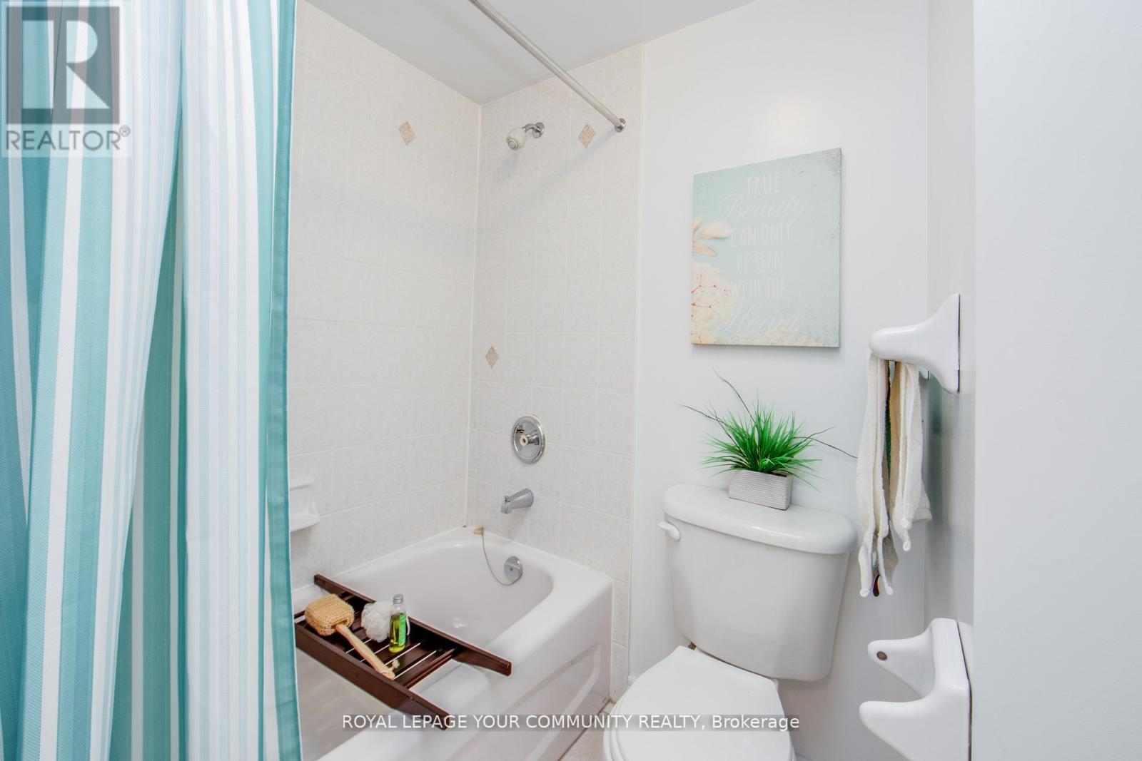 101 - 130 Vanderhoof Avenue Property Photo 10