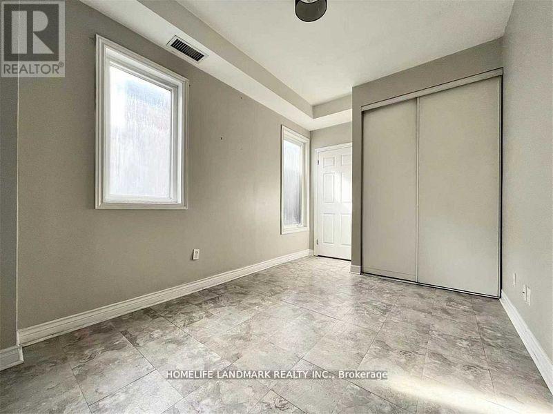 2473 Yonge Street Property Photo 7