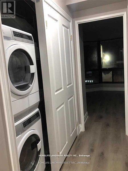 2651 Yonge Street Property Photo 6