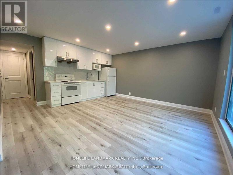 2651 Yonge Street Property Photo 13