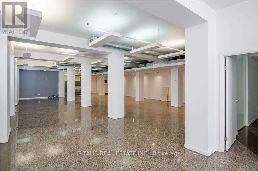 101 - 460 RICHMOND STREET W Property Photo 1