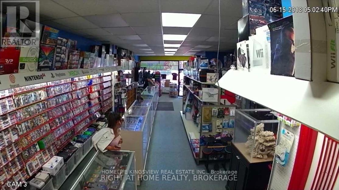 1539 Dundas Street W Property Photo 9