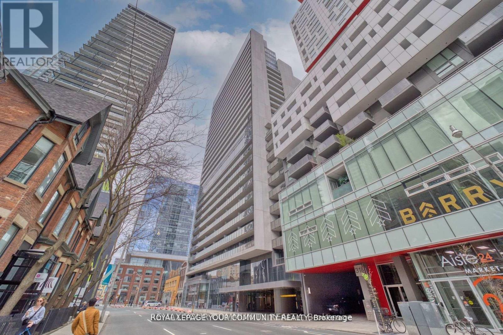 1711 - 330 RICHMOND STREET W Property Photo 1