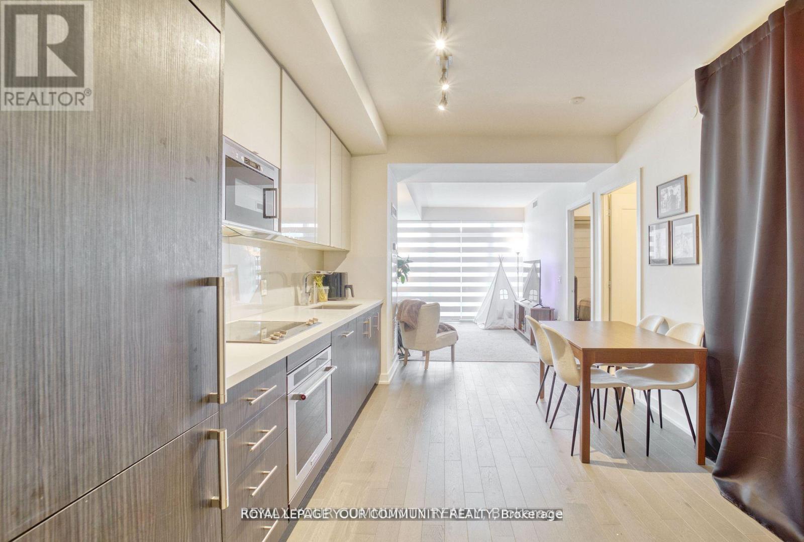 1711 - 330 Richmond Street W Property Photo 3