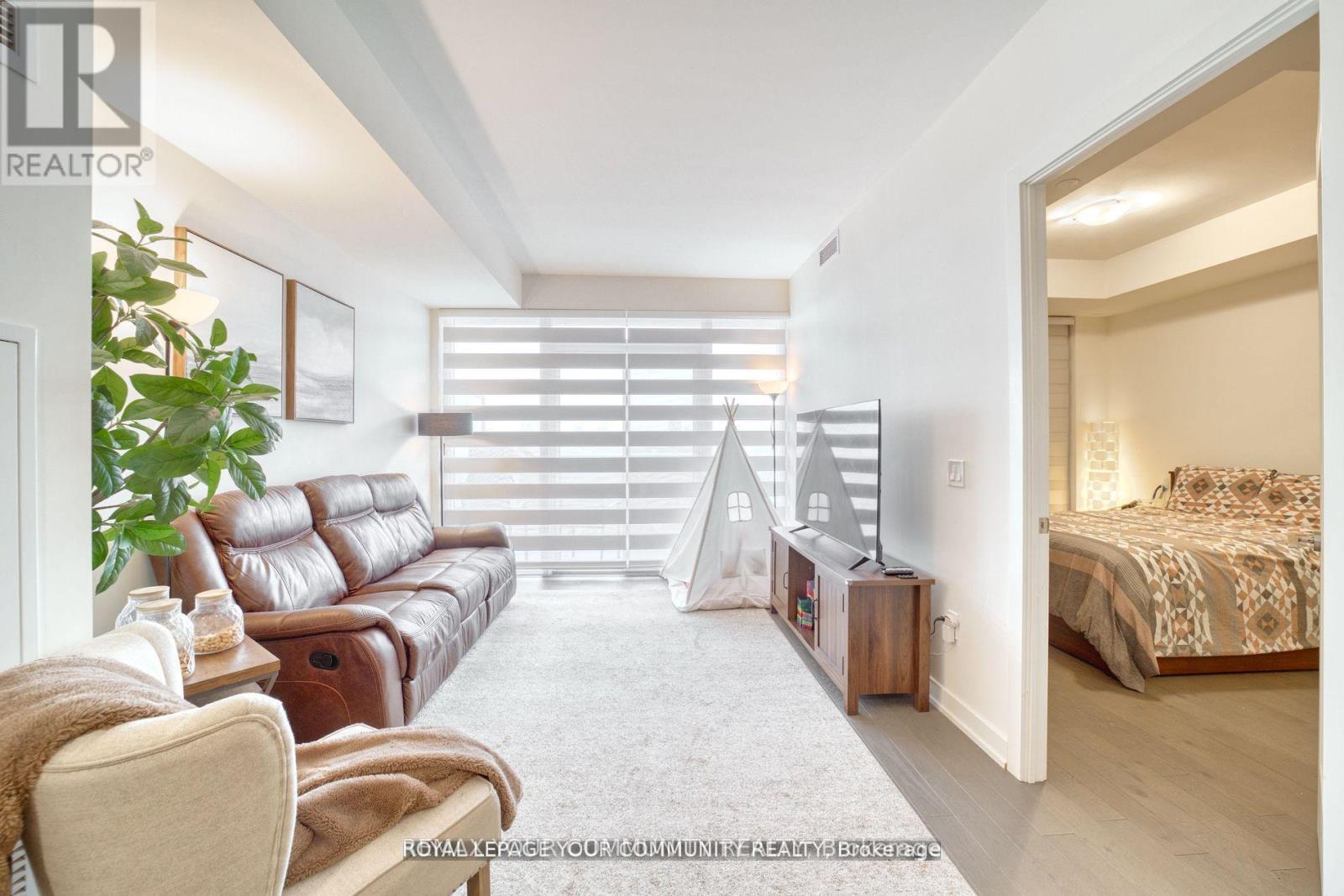 1711 - 330 Richmond Street W Property Photo 7