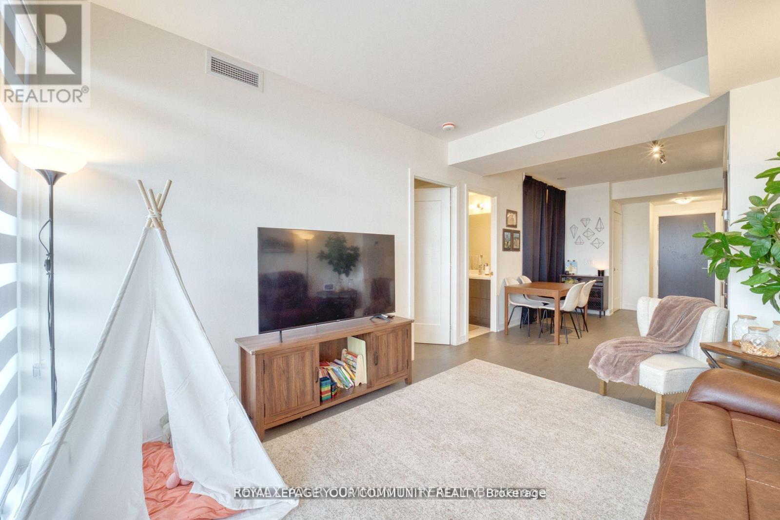 1711 - 330 Richmond Street W Property Photo 8