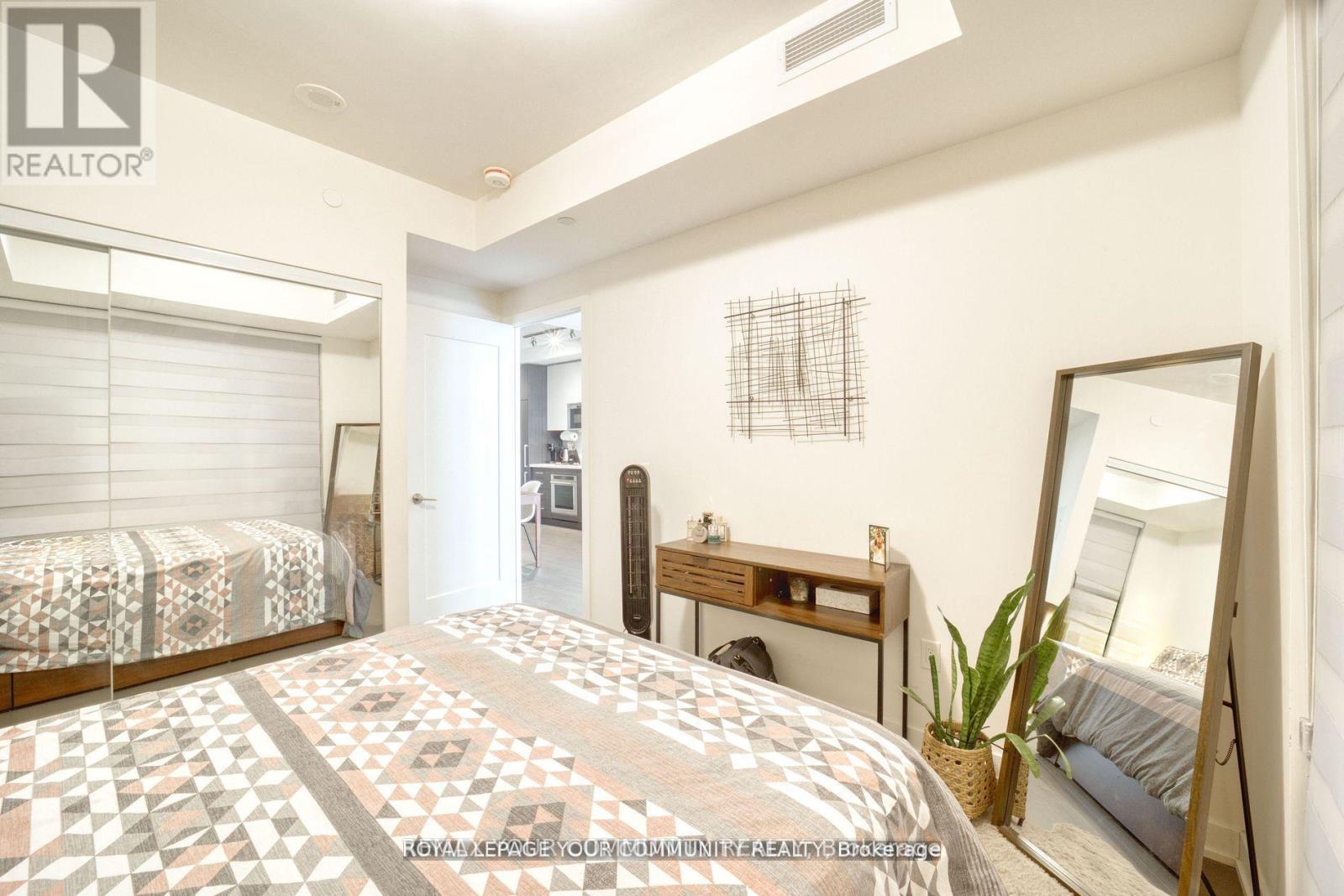 1711 - 330 Richmond Street W Property Photo 14