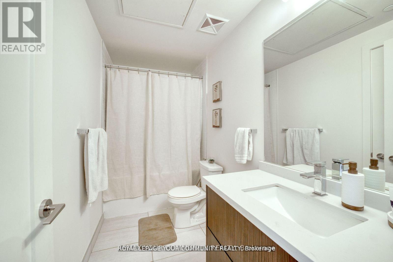 1711 - 330 Richmond Street W Property Photo 16