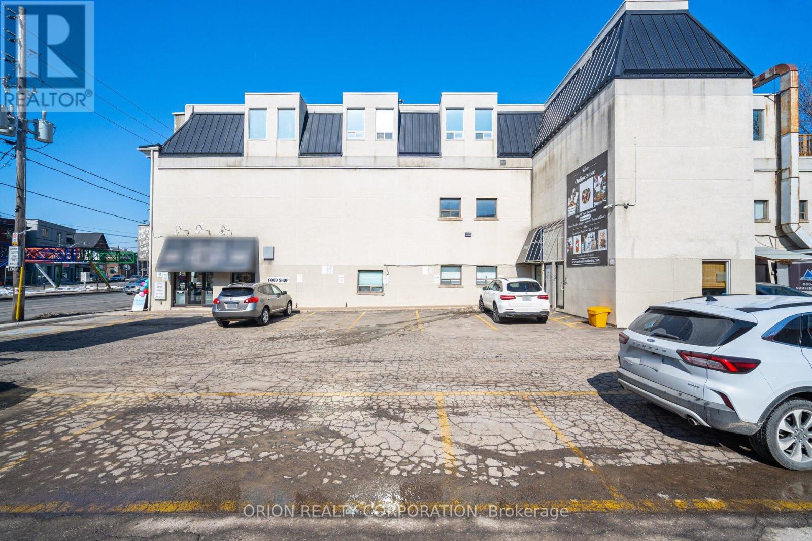 1415 Bathurst Street Property Photo 8