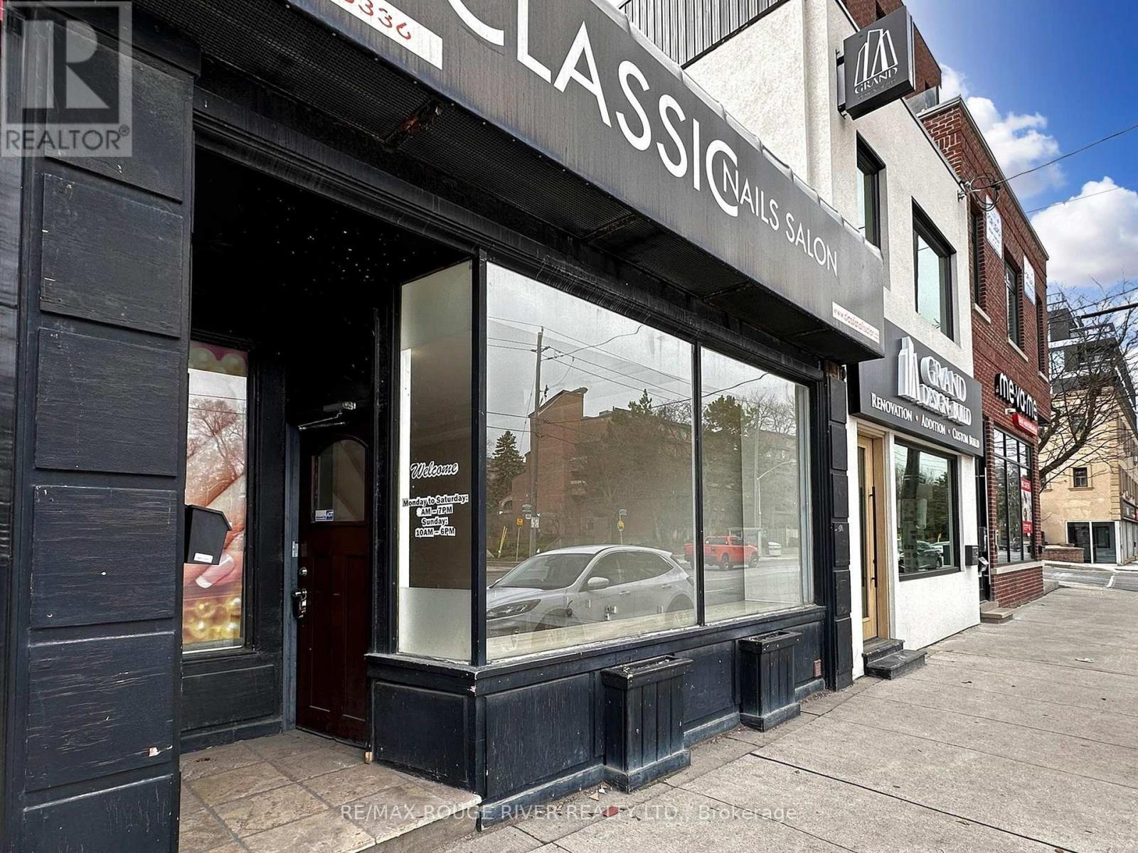 1556 AVENUE ROAD
