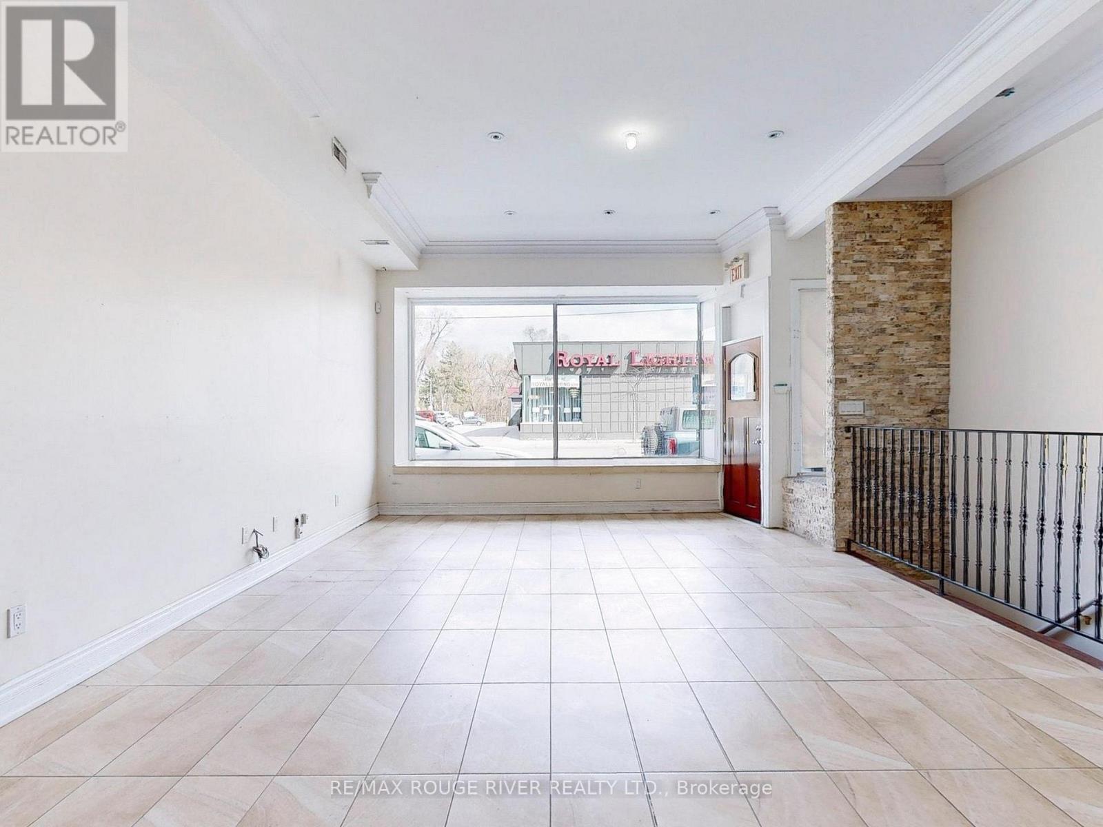 1556 Avenue Road Property Photo 9