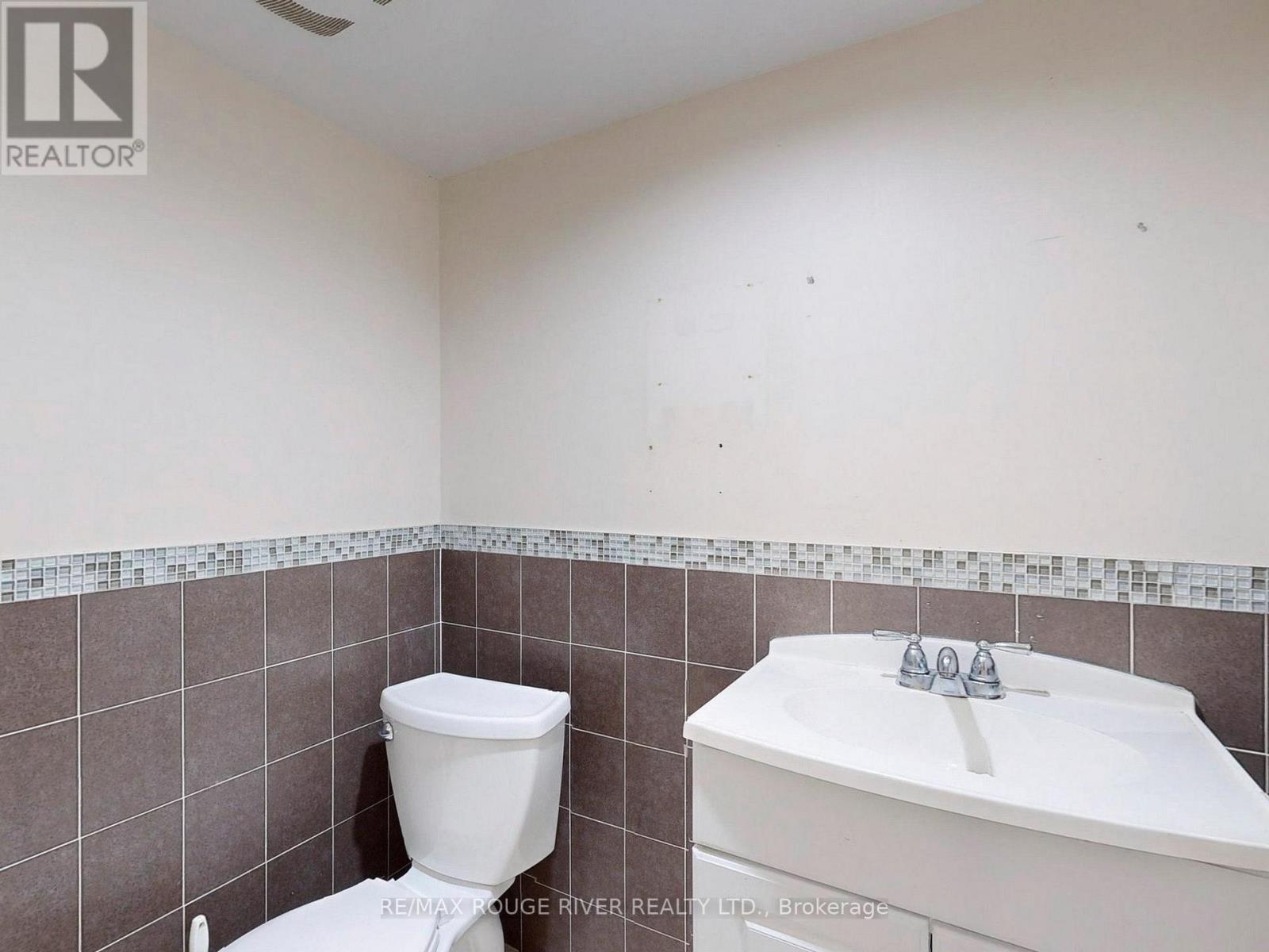 1556 Avenue Road Property Photo 17