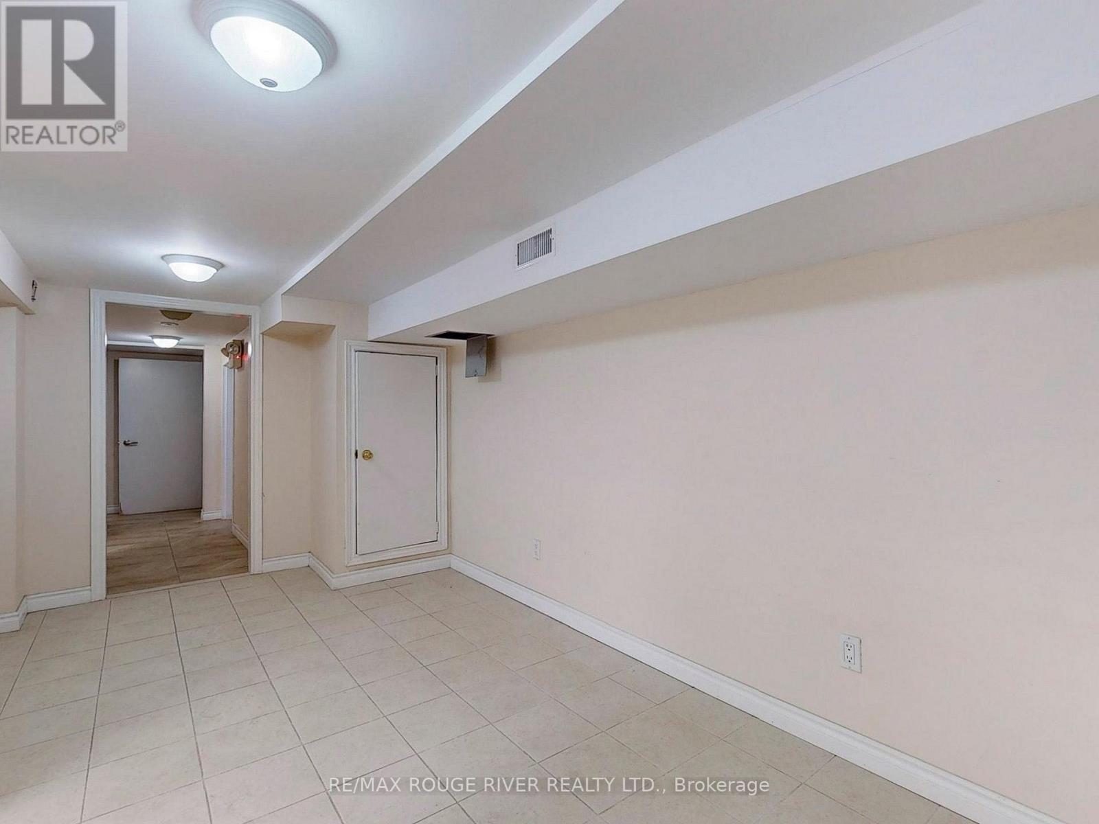 1556 Avenue Road Property Photo 18