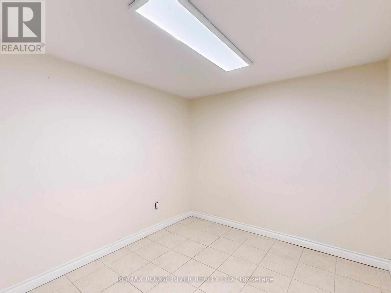 1556 Avenue Road Property Photo 21