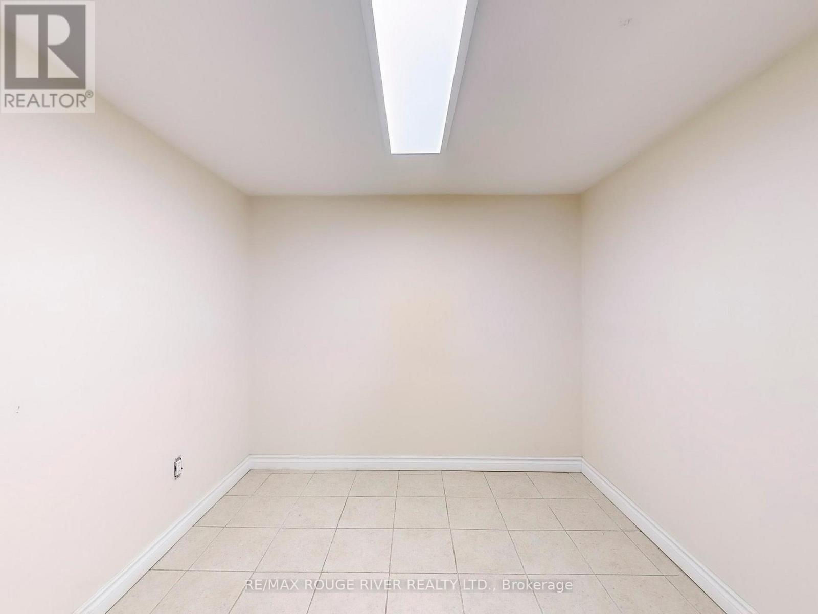 1556 Avenue Road Property Photo 22