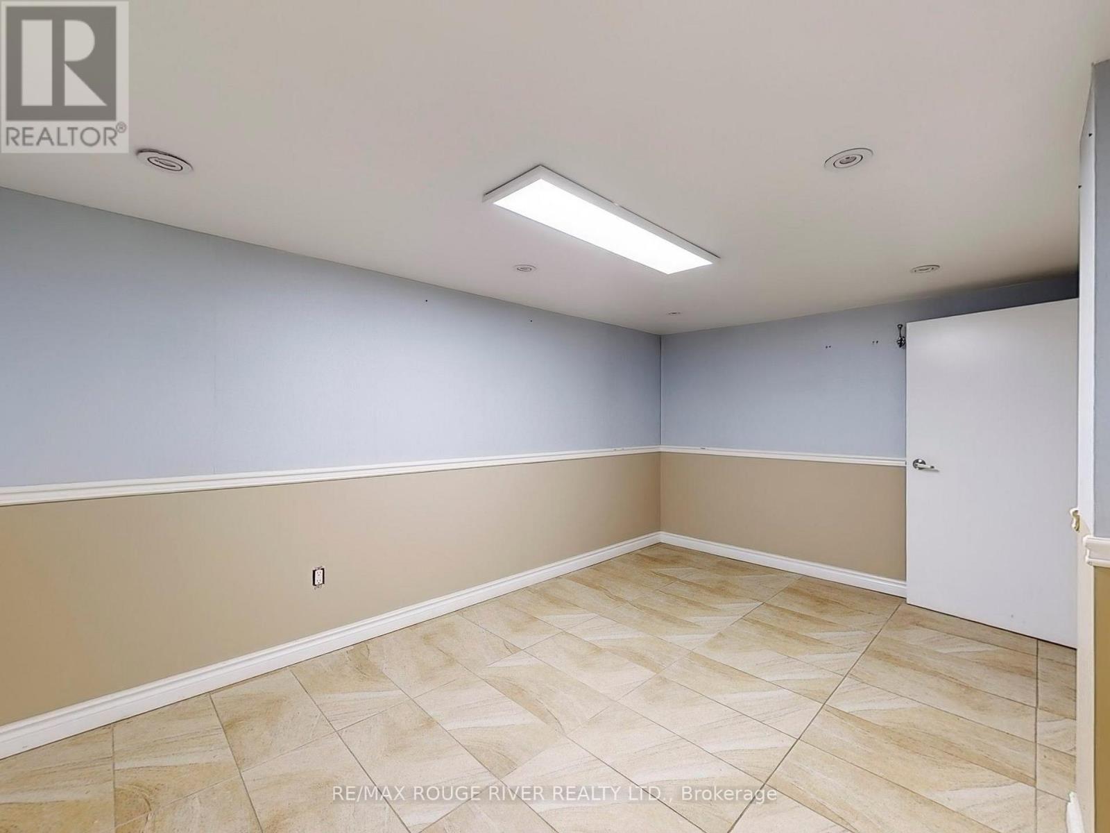 1556 Avenue Road Property Photo 24