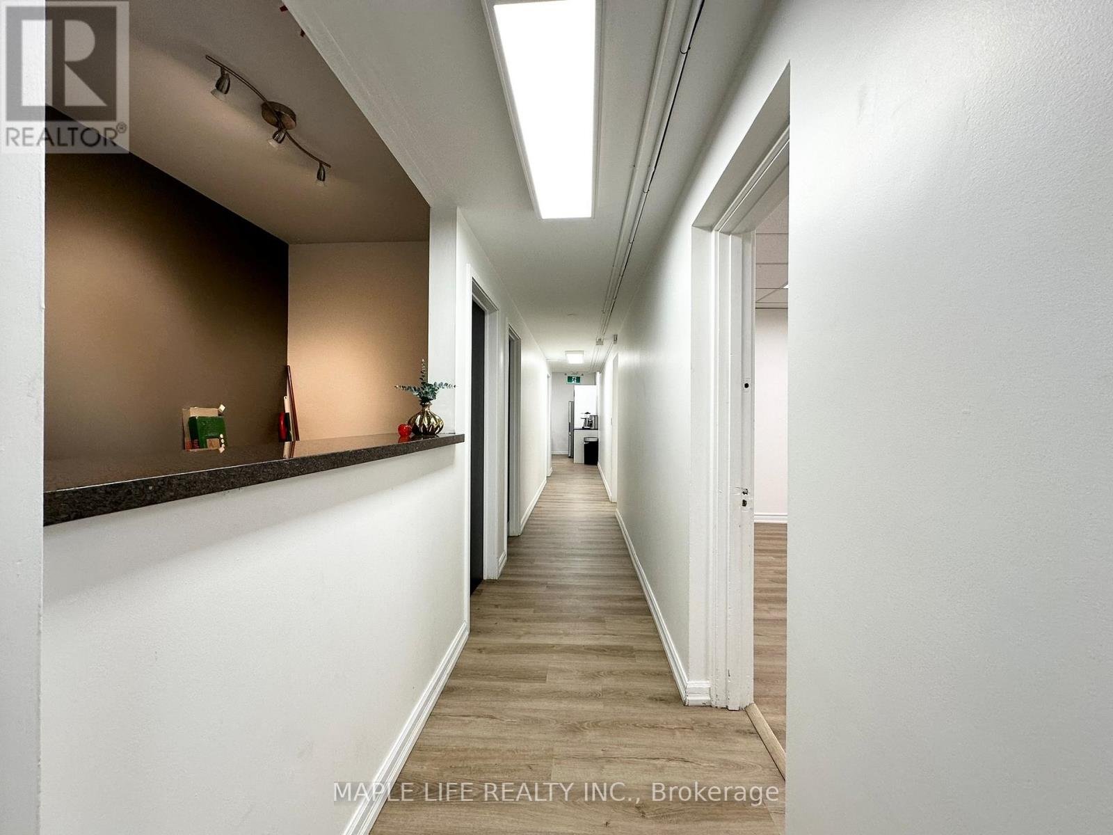 Lower - 901 Yonge Street Property Photo 4