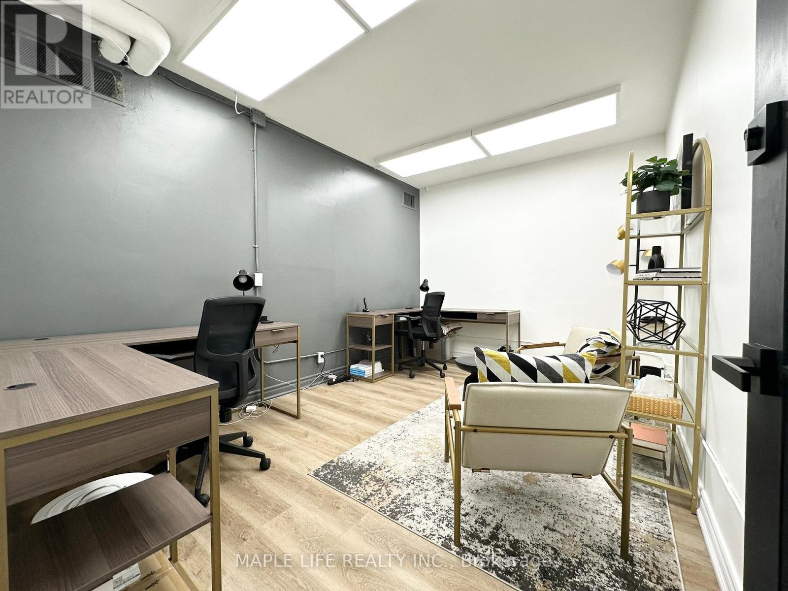 Lower - 901 Yonge Street Property Photo 13