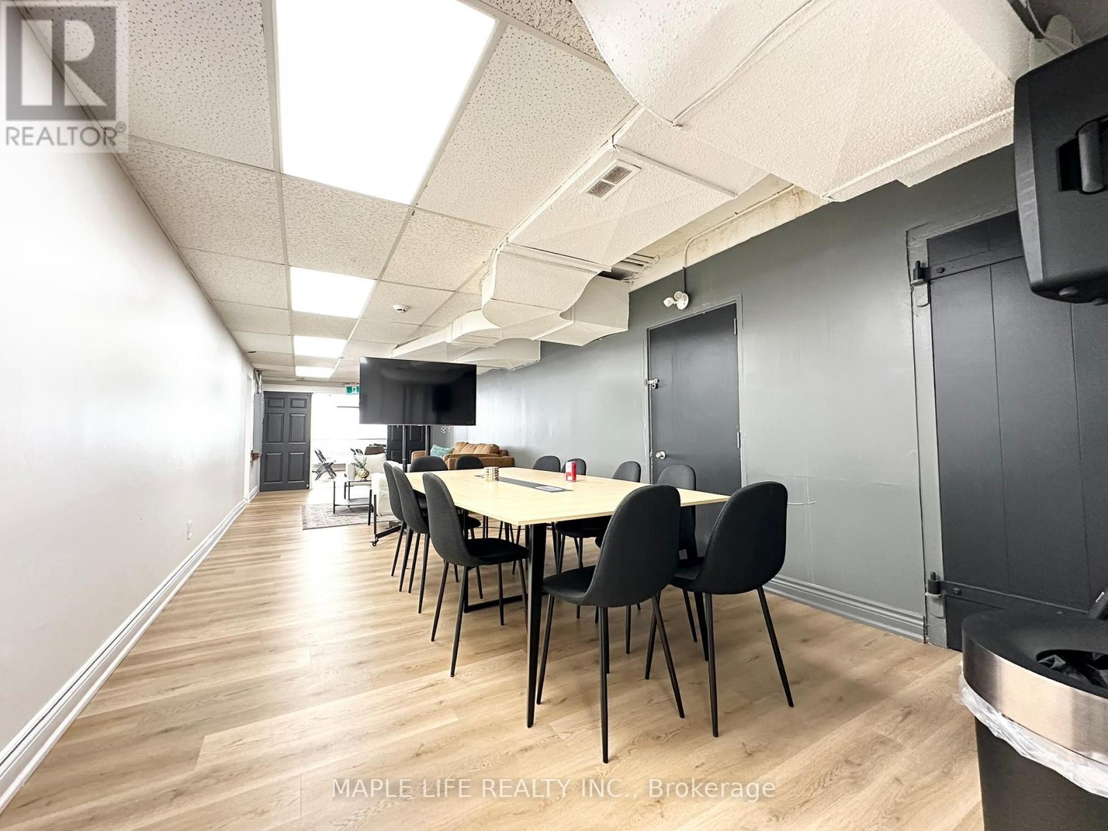 Lower - 901 Yonge Street Property Photo 19