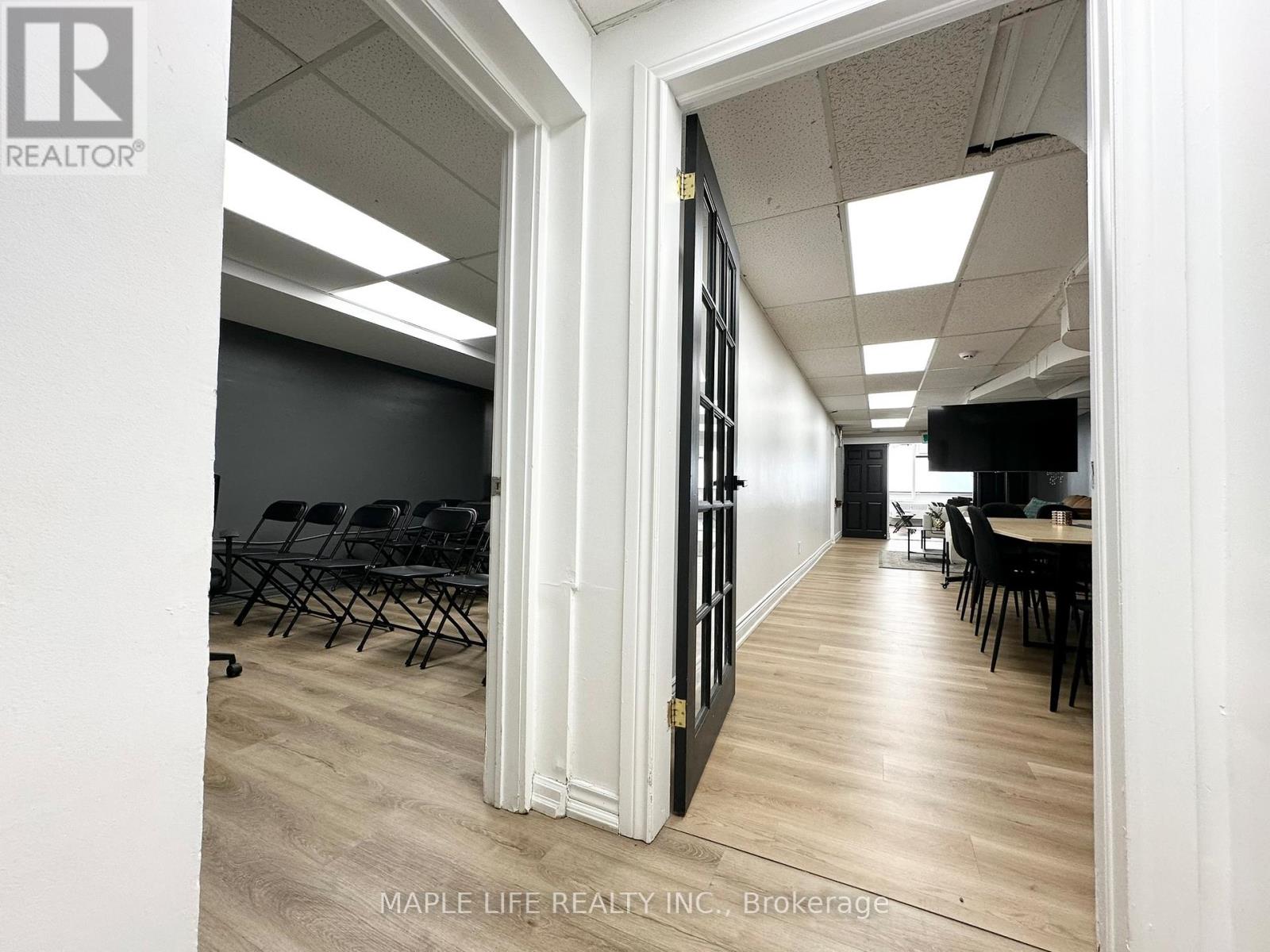 Lower - 901 Yonge Street Property Photo 23