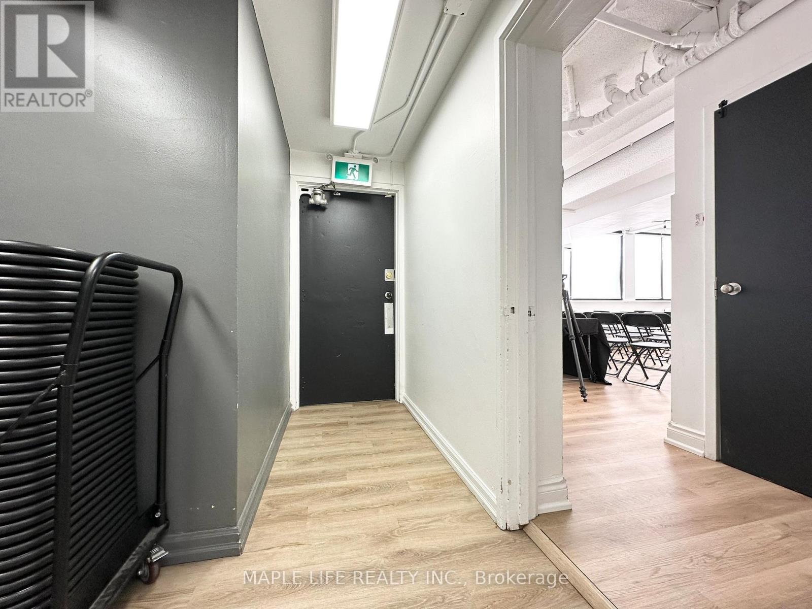 Lower - 901 Yonge Street Property Photo 25