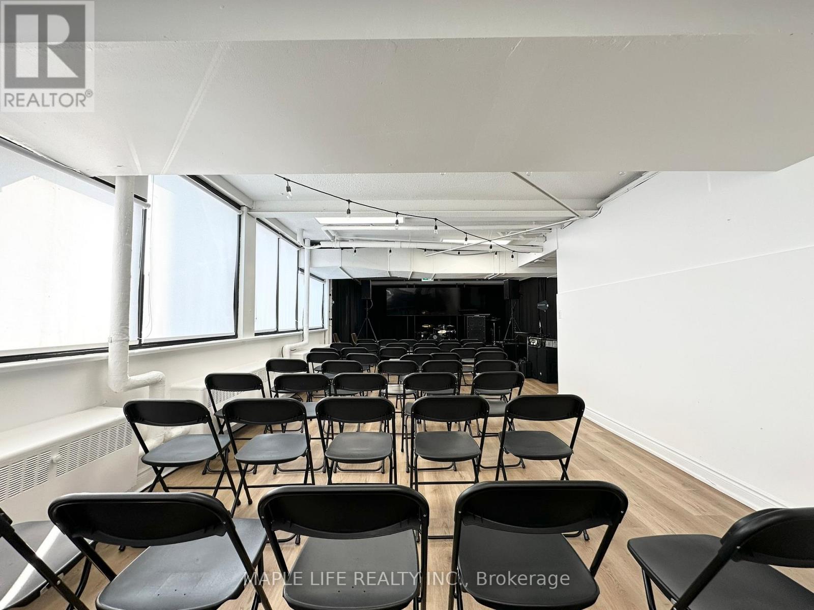 Lower - 901 Yonge Street Property Photo 30