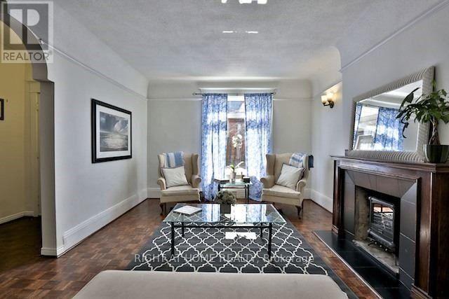 34 Macpherson Avenue Property Photo 3