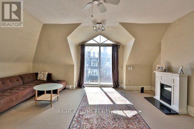 34 Macpherson Avenue Property Photo 6