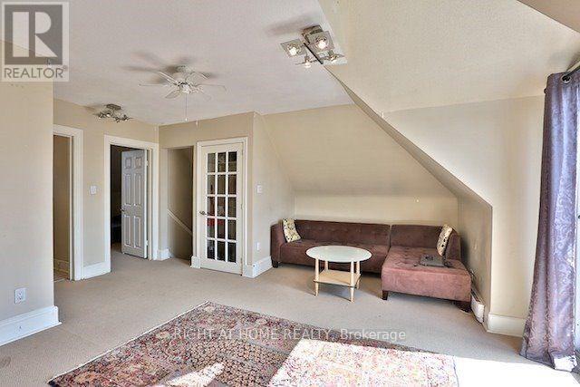 34 Macpherson Avenue Property Photo 7