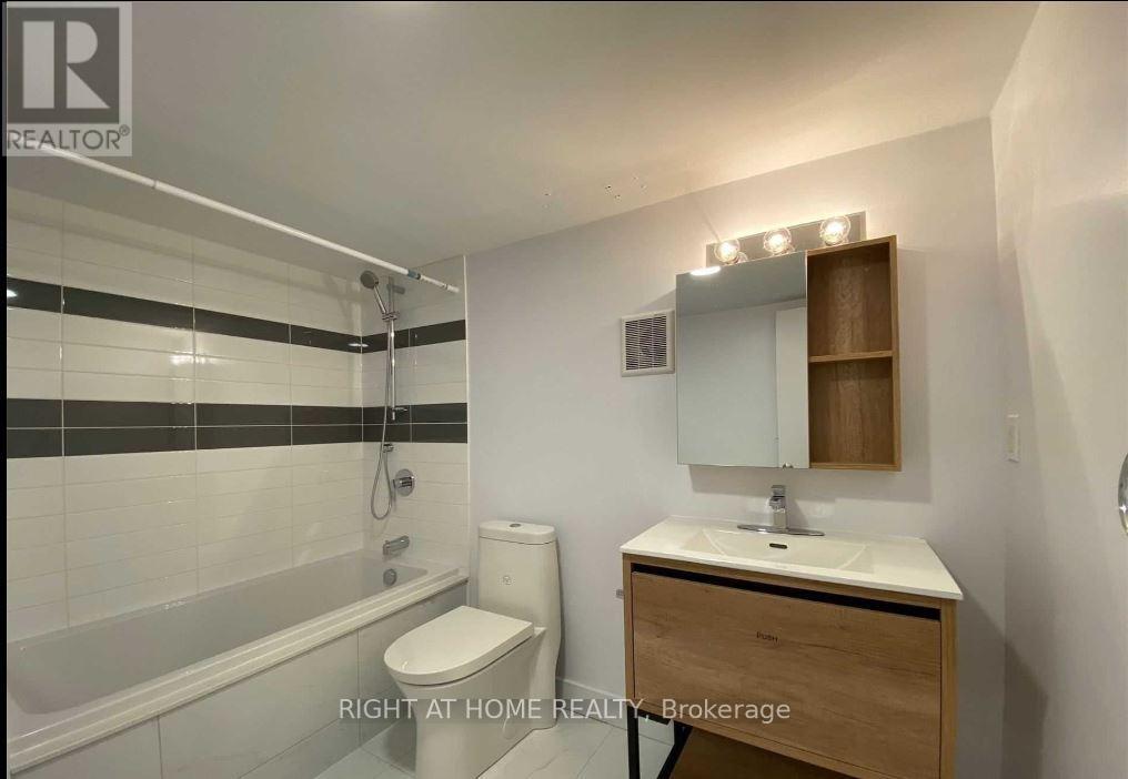 34 Macpherson Avenue Property Photo 14