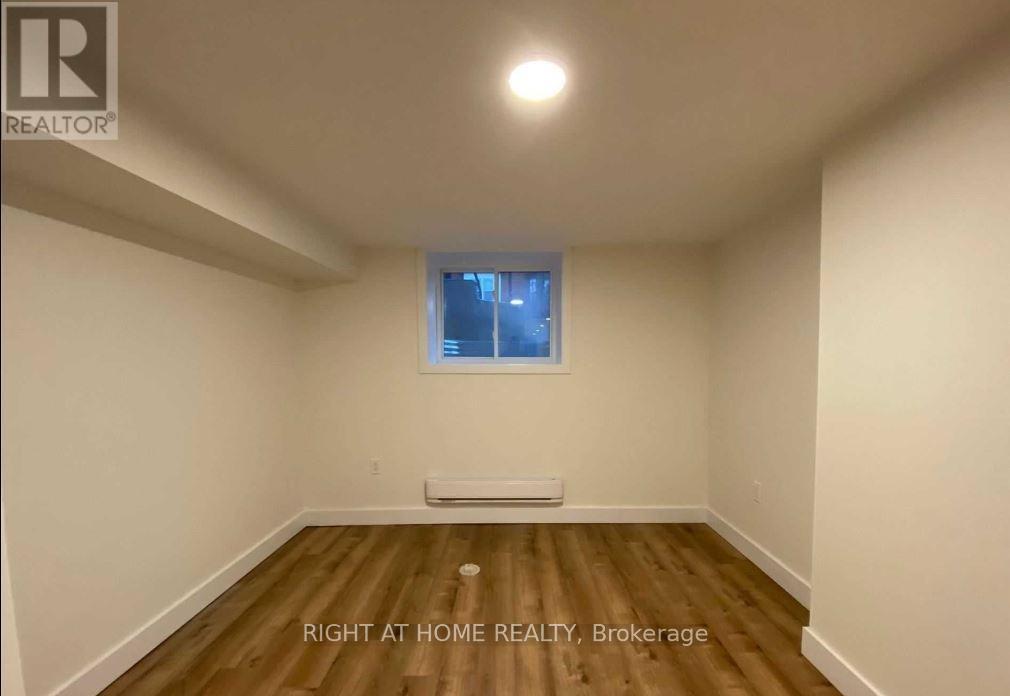 34 Macpherson Avenue Property Photo 15